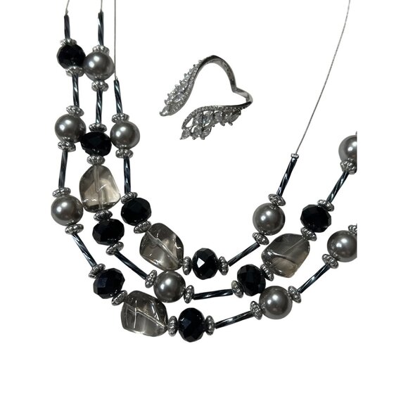 Mixed Gothic Jewelry 7-Piece Set W/ CONQUERing and Skull Scarf - Picture 4 of 7